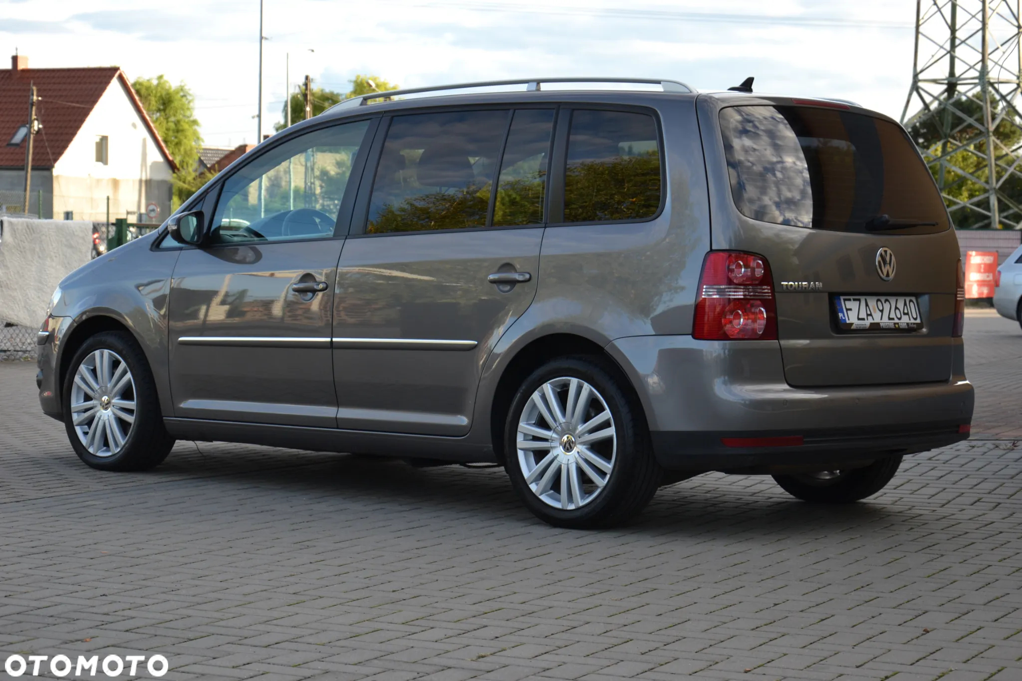 Volkswagen Touran 2.0 TDI DPF Highline DSG - 15