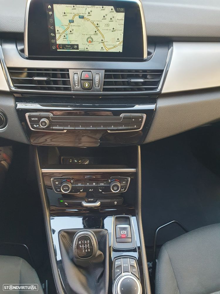 BMW 216 Gran Tourer - 12