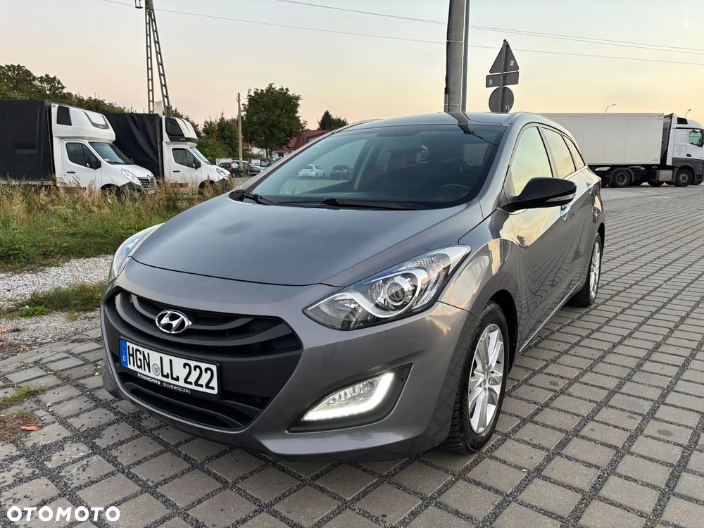 Hyundai i30 blue 1.6 CRDi Passion - 13