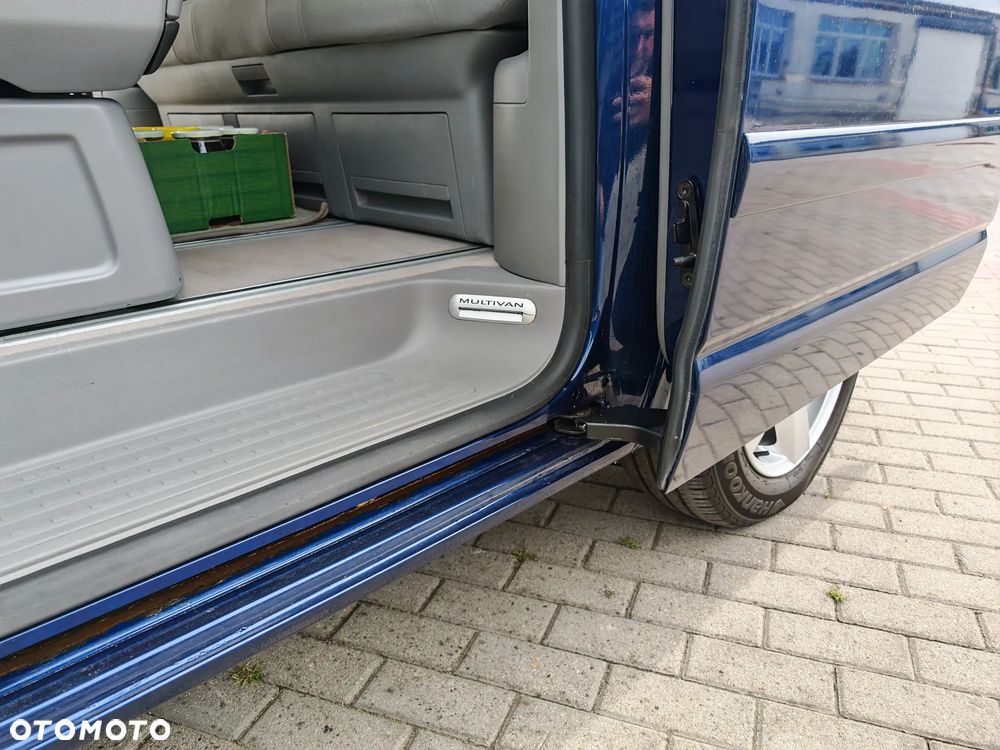 Volkswagen Multivan - 15
