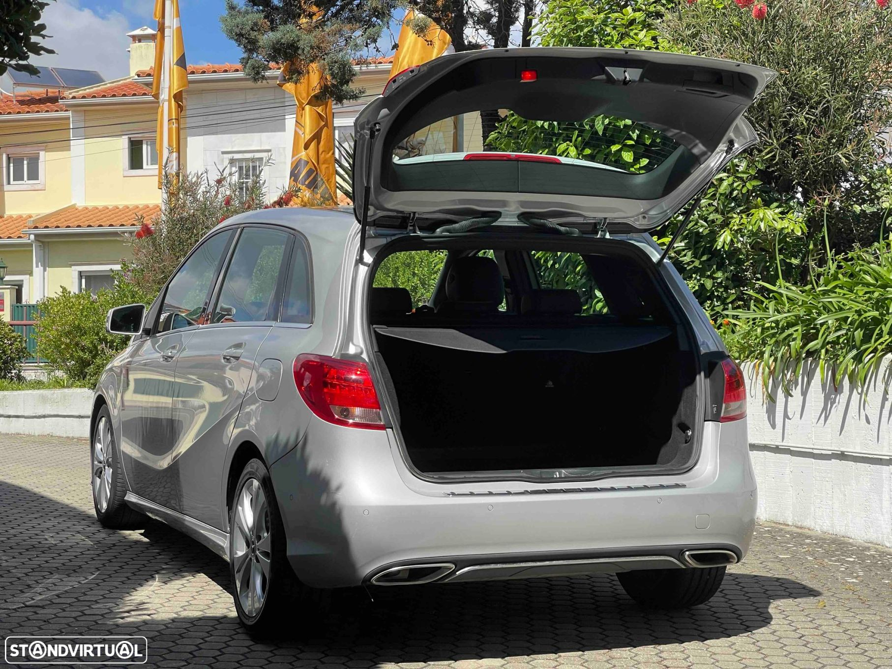 Mercedes-Benz B 180 d Urban - 26