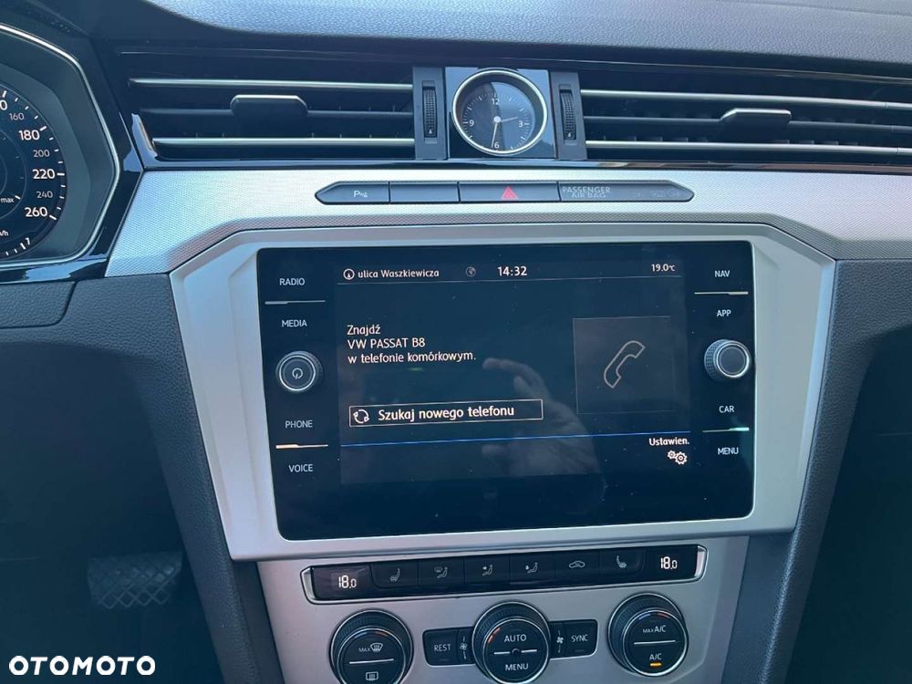 Volkswagen Passat - 16