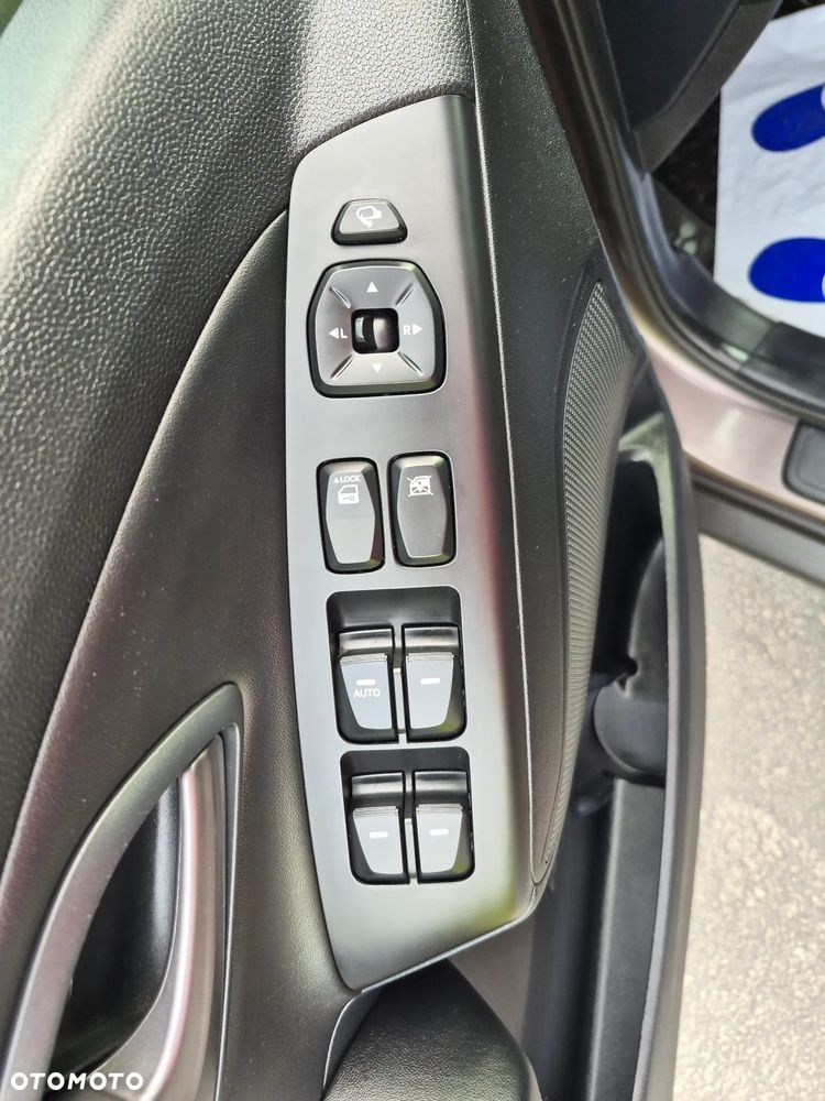 Hyundai ix35 2.0 CRDi 4WD Automatik Fifa World Cup Gold Edition - 15