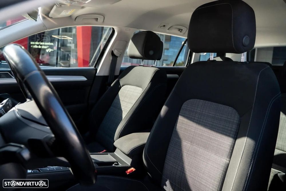 VW Passat Variant 2.0 TDi Elegance DSG - 25