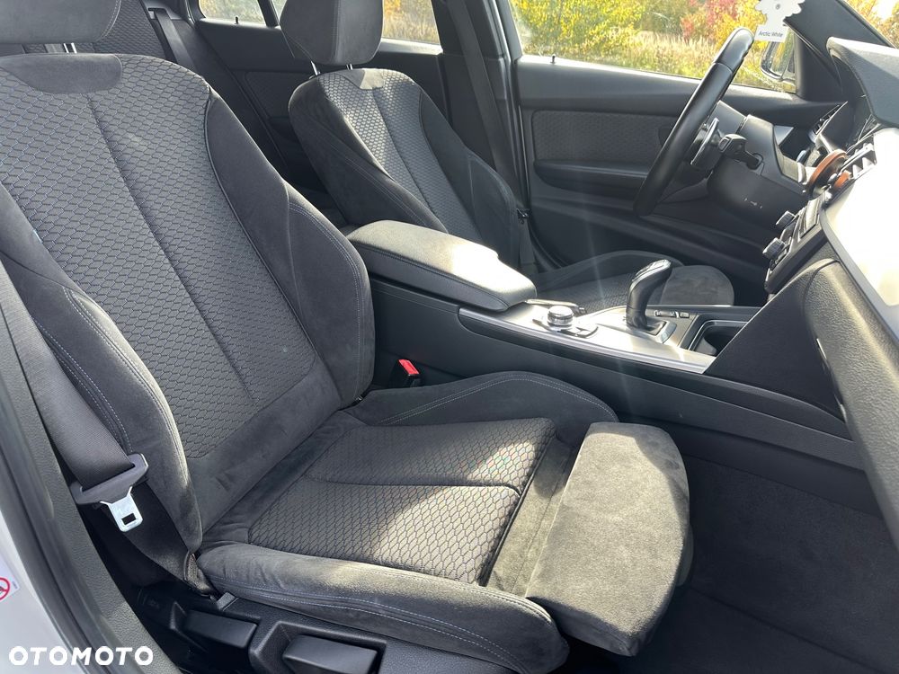 BMW Seria 3 320d Touring Sport-Aut - 13