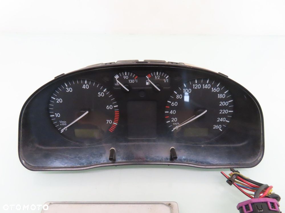 STACYJKA STEROWNIK VW PASSAT B5 1.8 T 8D0907557T 0261204184 3B0959799 - 3