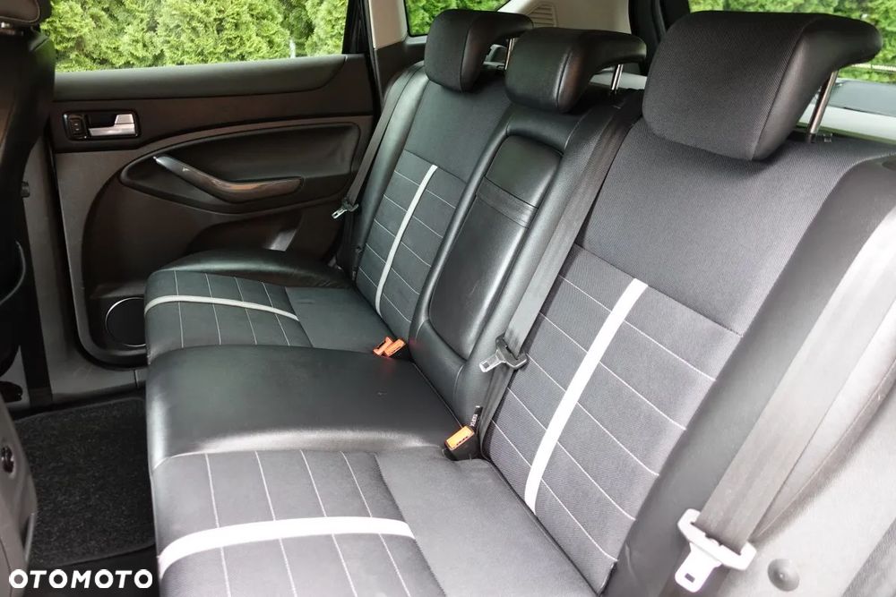 Ford Kuga - 21
