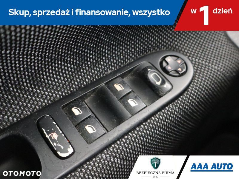 Peugeot 207 - 18
