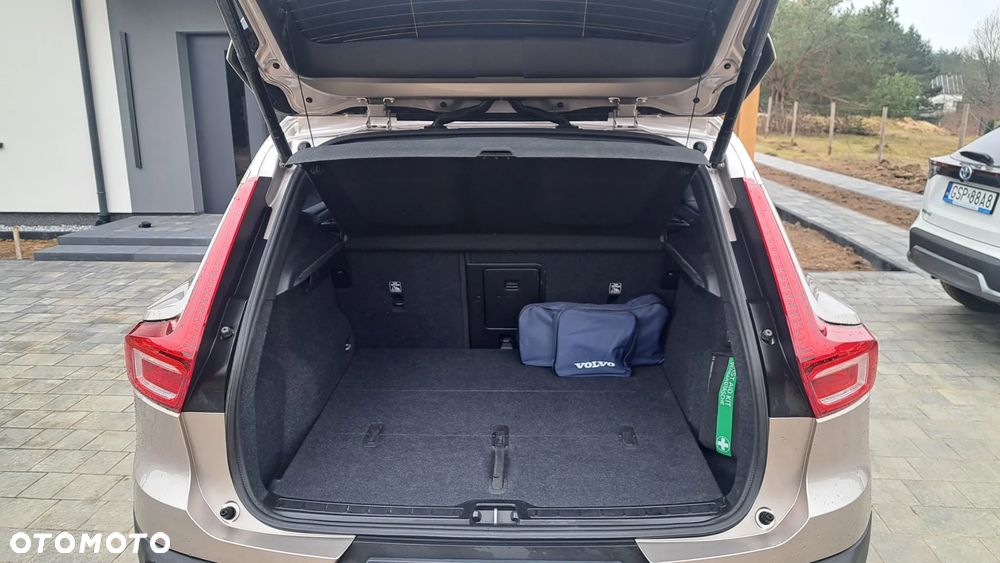 Volvo XC 40 B3 Plus Dark - 8