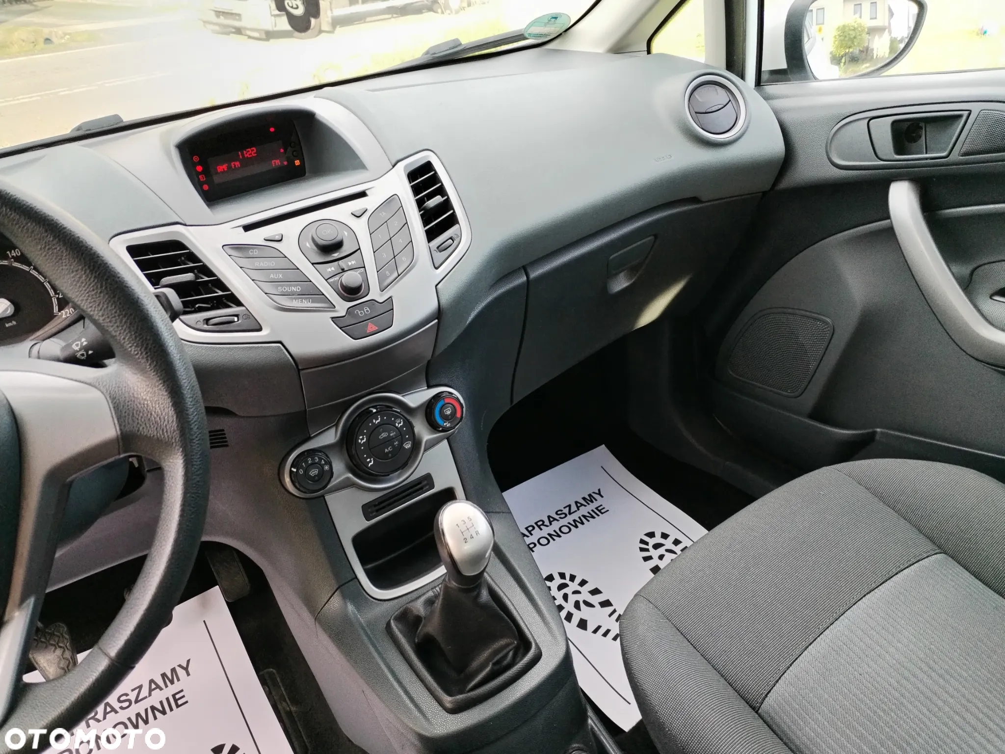 Ford Fiesta - 25