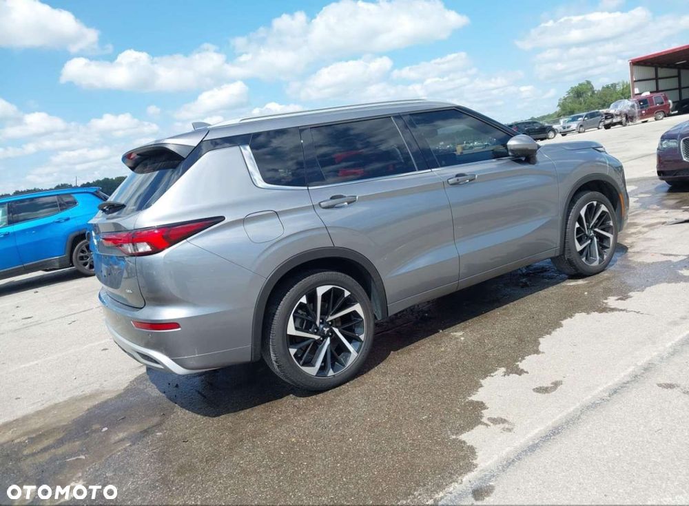 Mitsubishi Outlander - 7