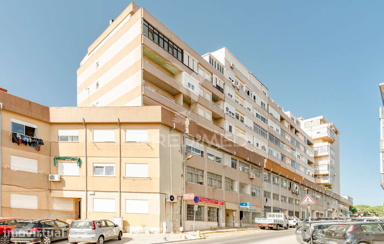 Apartamento T3 c/ Terraço no Laranjeiro - Grande imagem: 2/28
