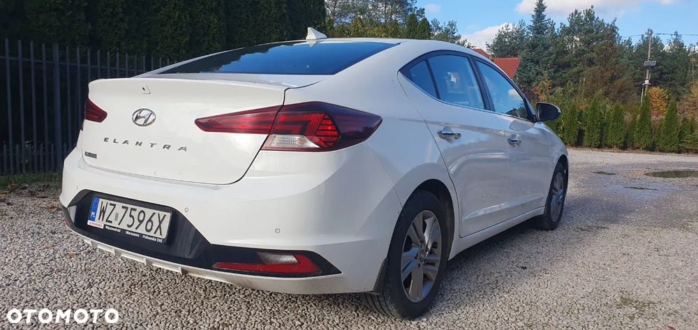 Hyundai Elantra 1.6 Classic + - 3
