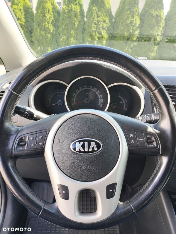 Kia Venga - 12