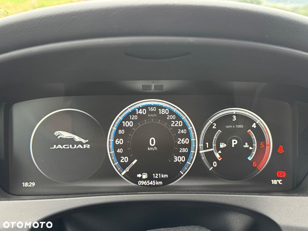Jaguar F-Pace 2.0 i4D AWD R-Sport - 33