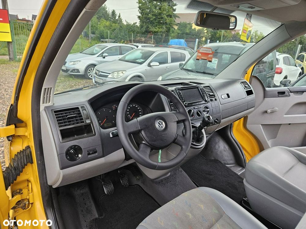 Volkswagen Caravelle - 8