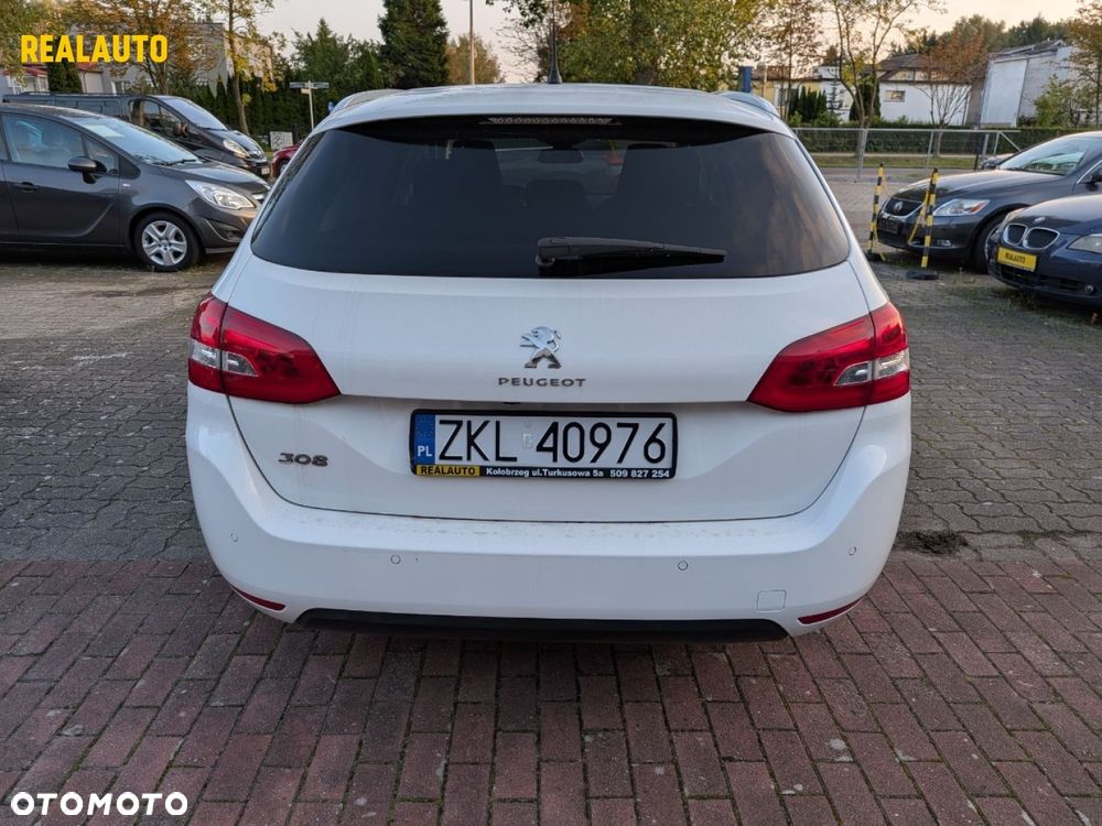 Peugeot 308 - 8