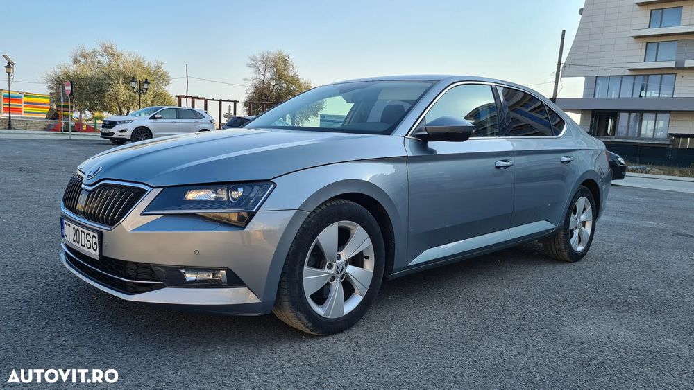 Skoda Superb 2.0 TDI DSG Ambition - 1
