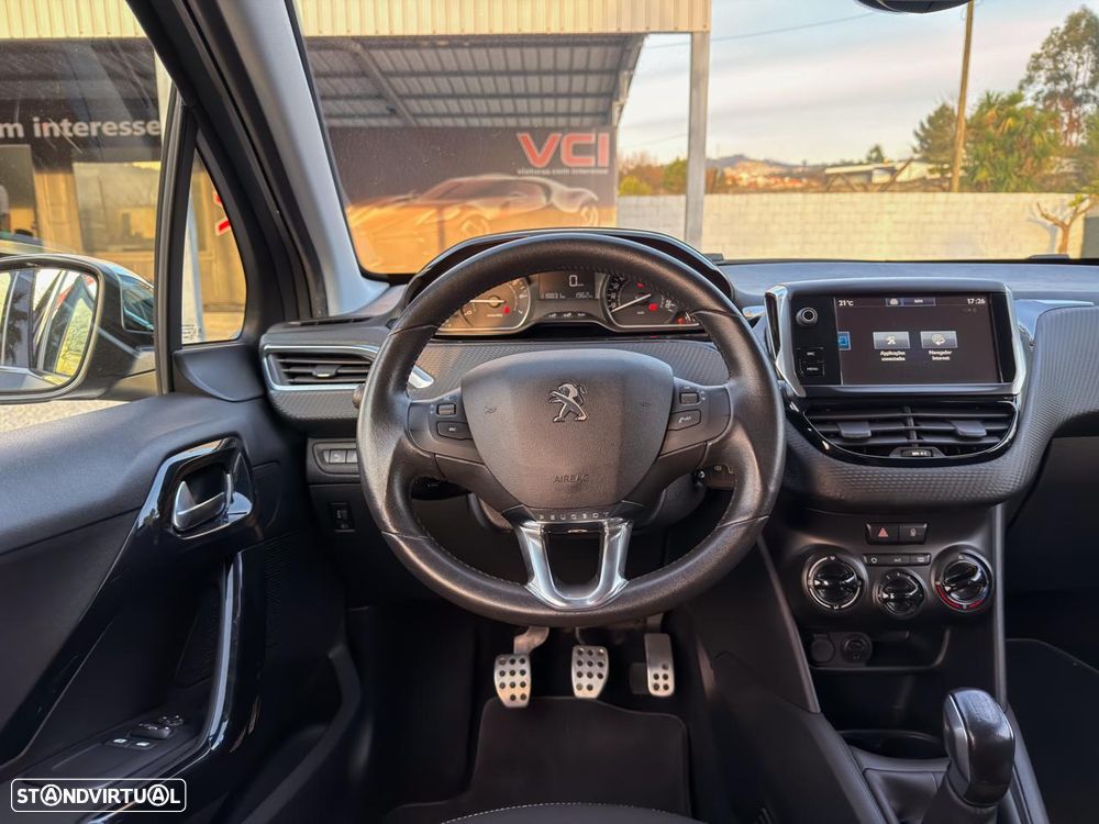 Peugeot 208 1.2 PureTech Style - 16
