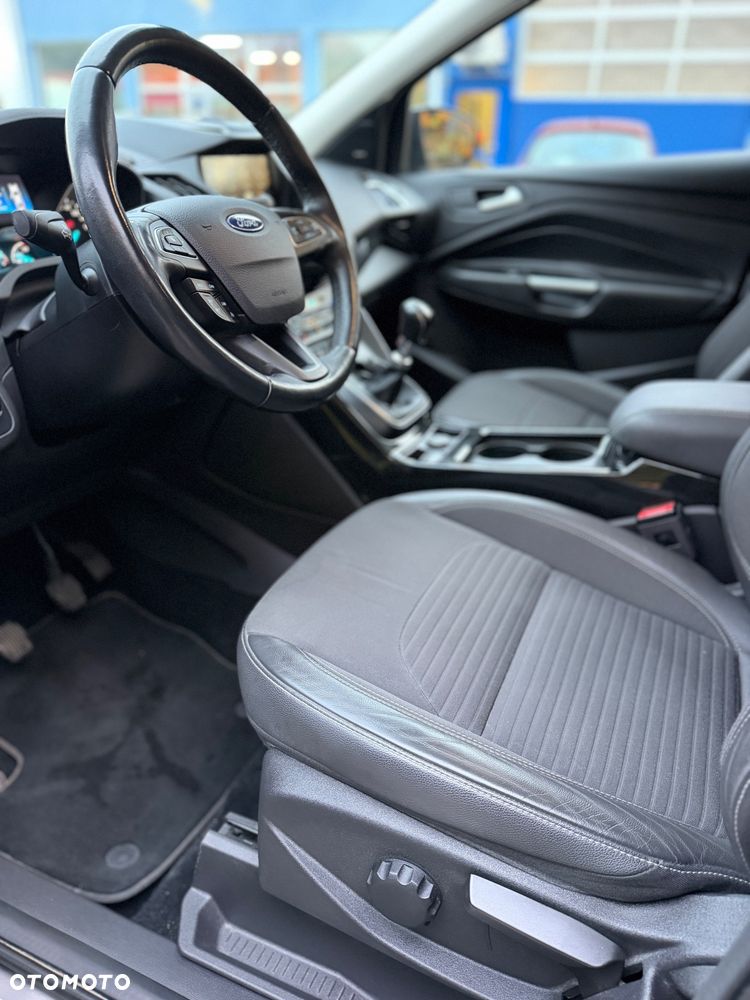 Ford Kuga - 17