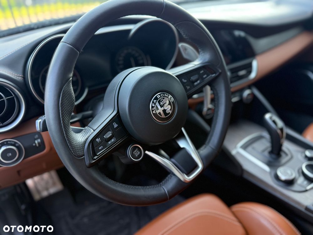 Alfa Romeo Giulia - 11