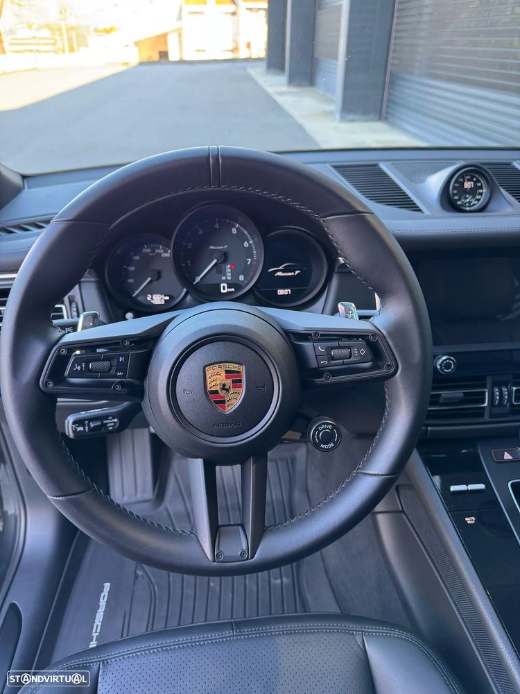Porsche Macan T - 10
