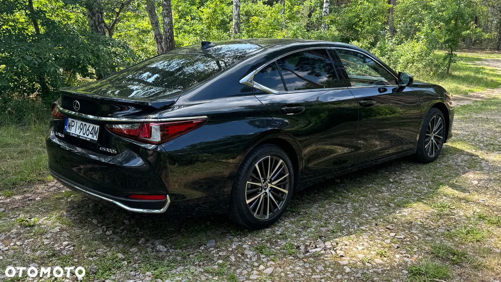 Lexus ES 300h Prestige - 3