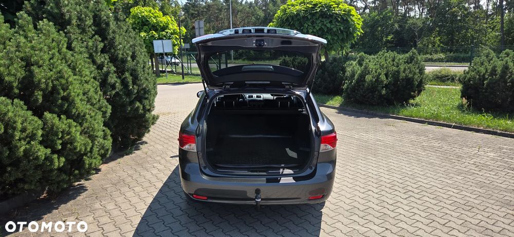 Toyota Avensis 1.8 Premium - 32