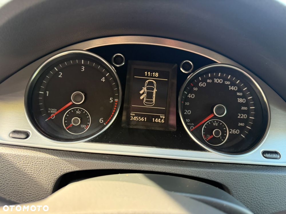 Volkswagen Passat - 9