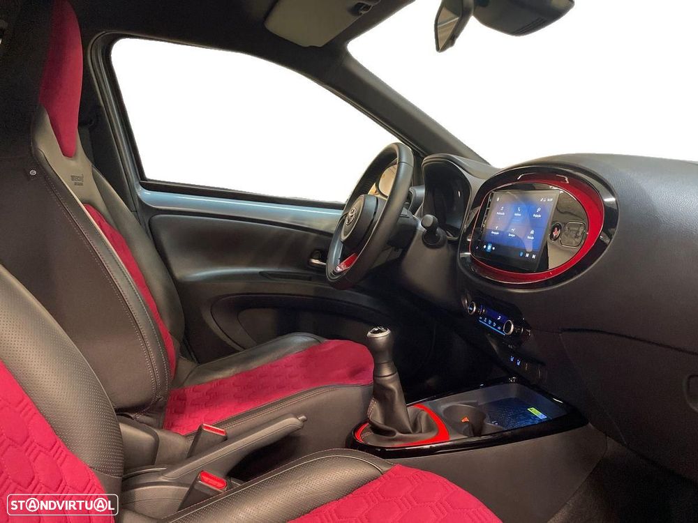 Toyota Aygo X 1.0 Undercover - 12