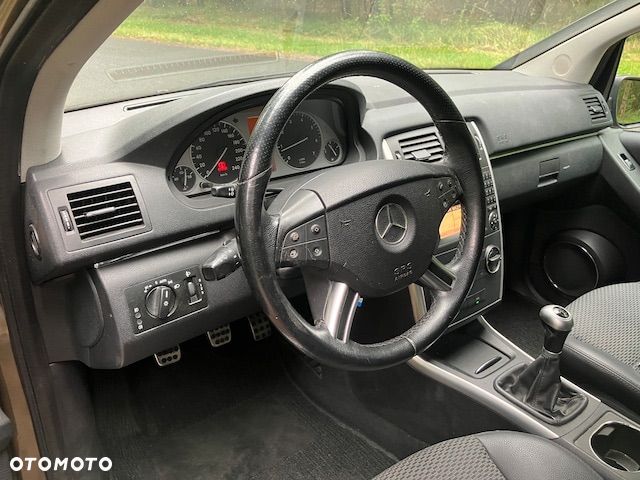 Mercedes-Benz Klasa B 150 Special Edition - 9