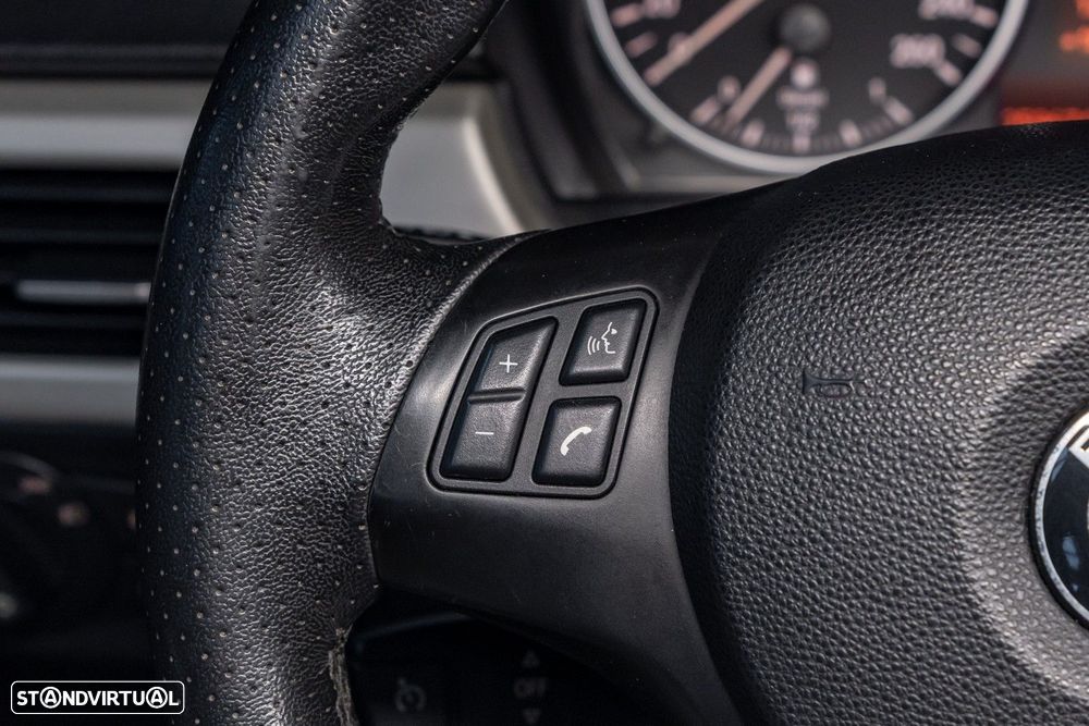 BMW 320 d DPF Touring Aut. Edition Fleet Sport - 16