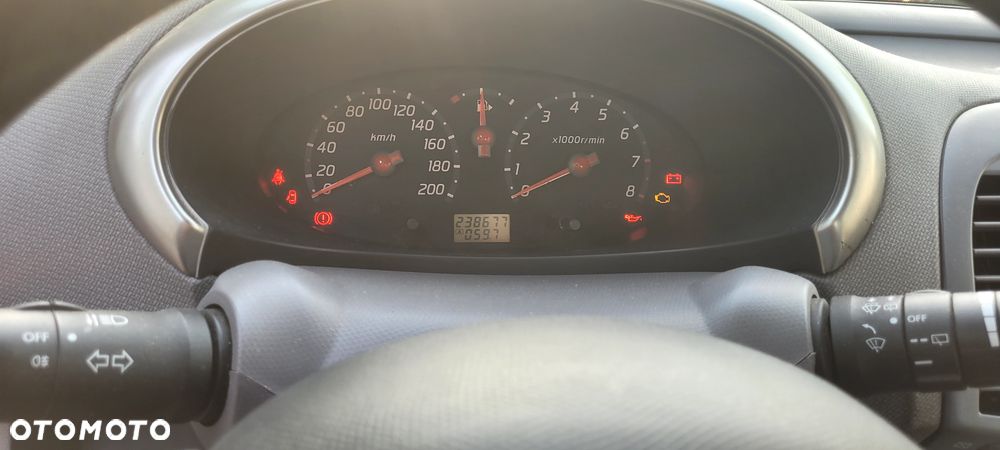 Nissan Micra 1.2 Visia + - 10