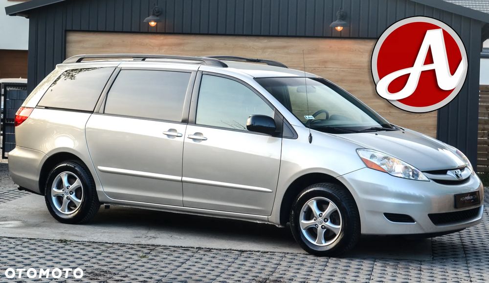 Toyota Sienna - 2