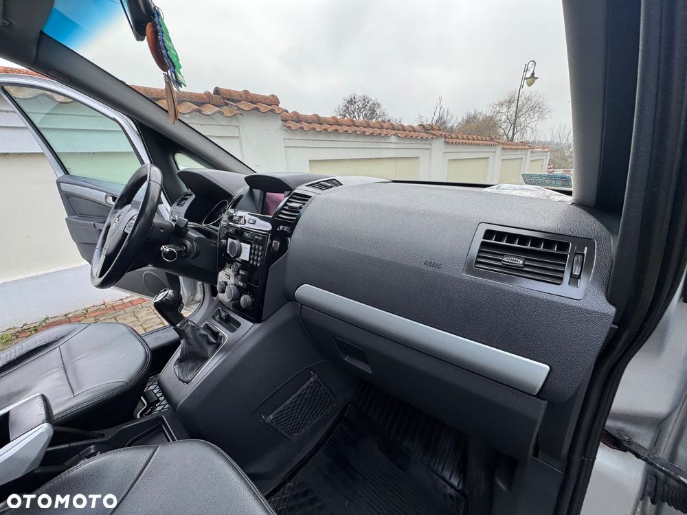 Opel Zafira - 28