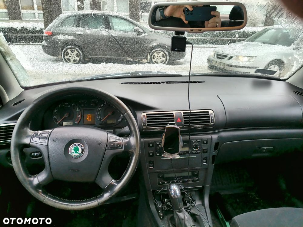 Skoda Superb 2.8 V6 Comfort - 1