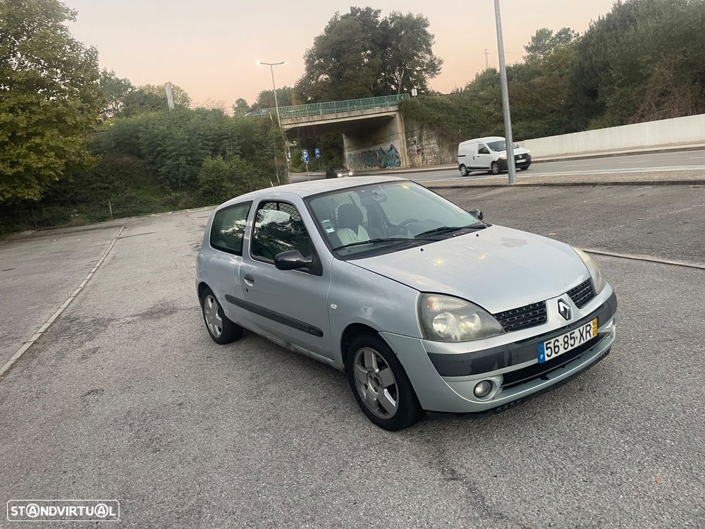 Renault Clio — photo 3