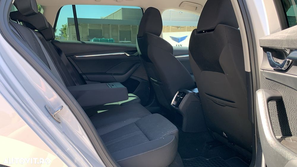 Skoda Octavia 2.0 TDI DSG Style - 11