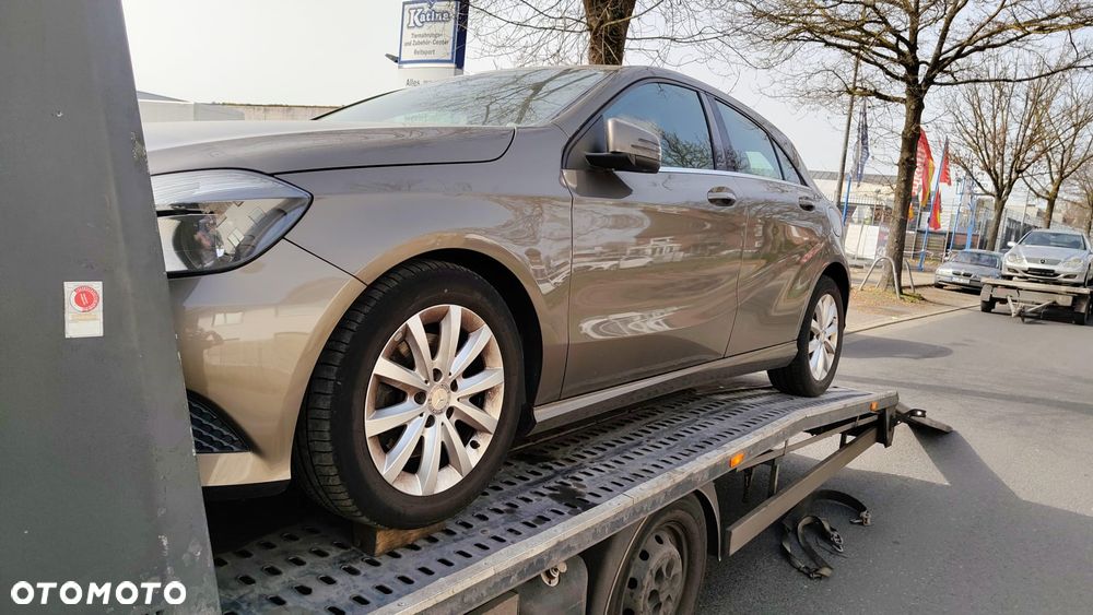 Mercedes-Benz Klasa A 180 (BlueEFFICIENCY) Style - 34