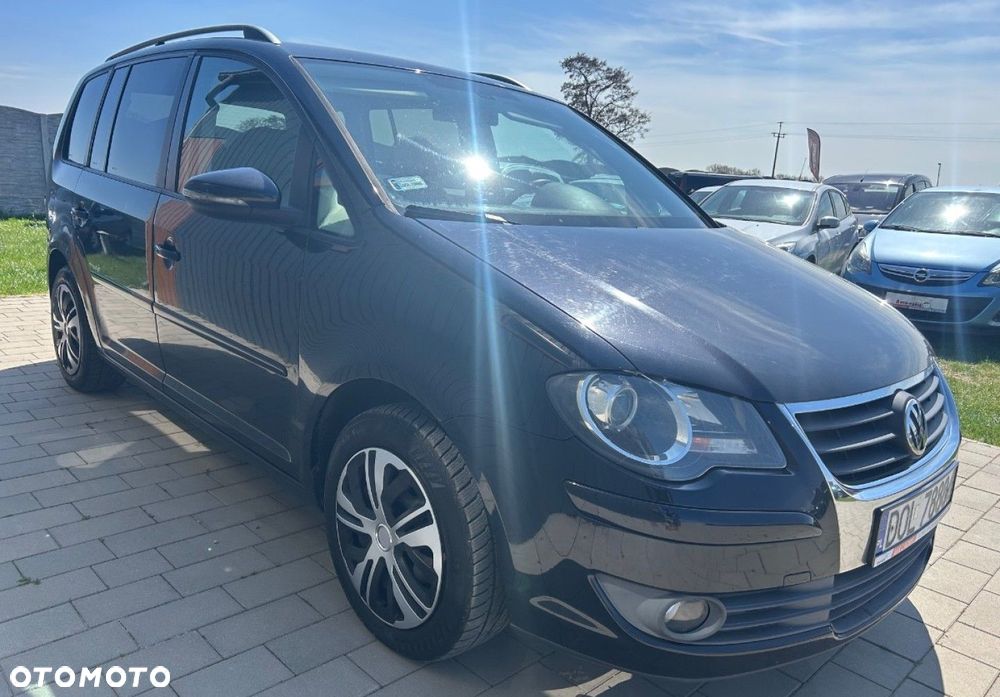 Volkswagen Touran - 4