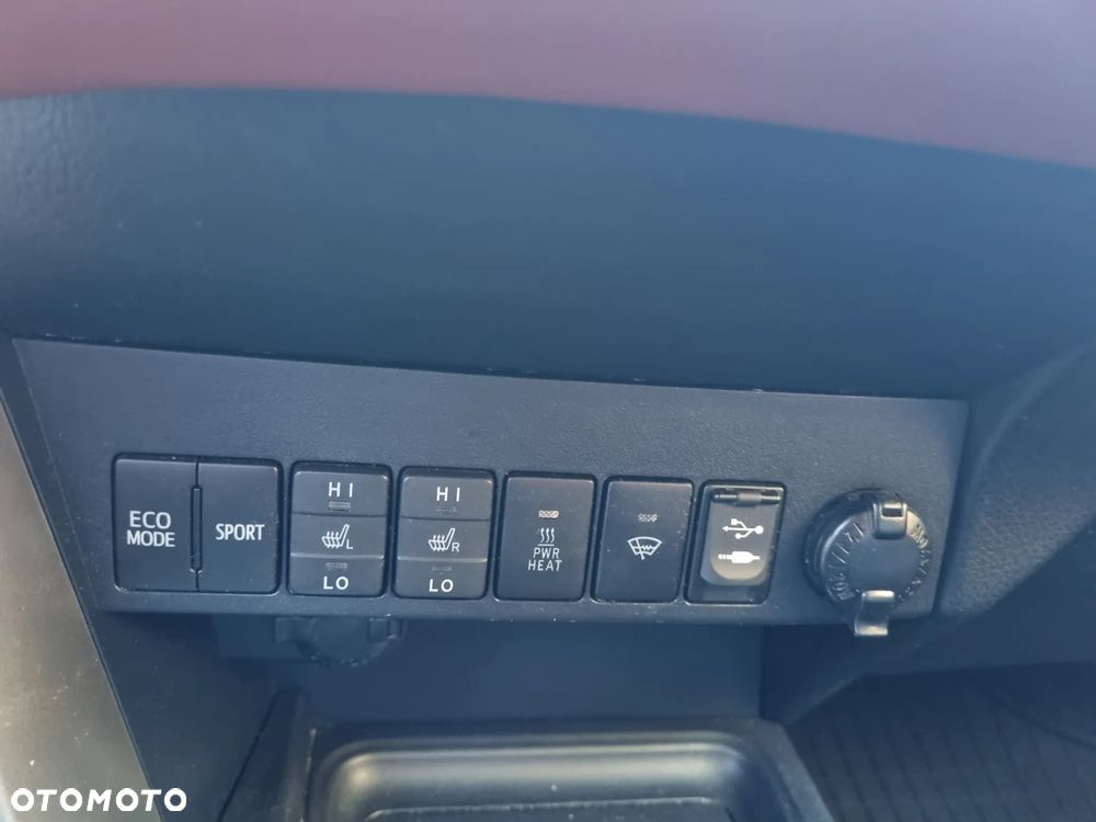 Toyota RAV4 2.2 D-CAT Premium - 12