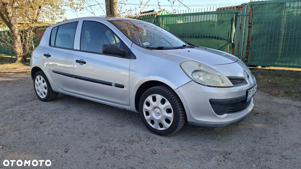 Renault Clio - 19