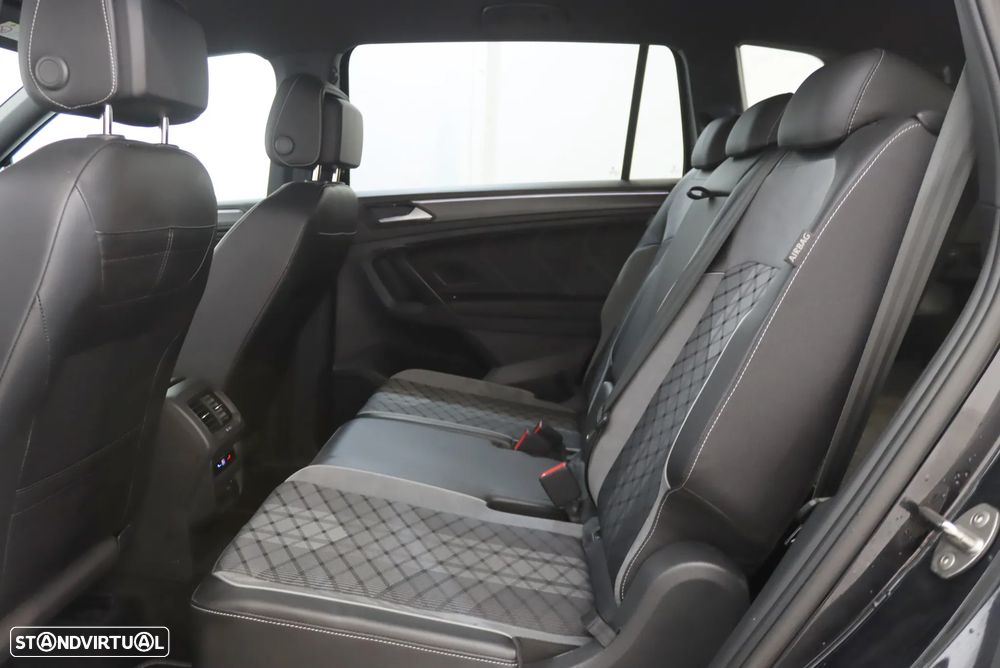 VW Tiguan Allspace 2.0 TDI R-Line DSG - 24