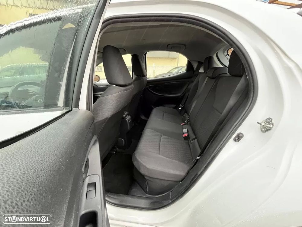 Toyota Yaris 1.5 HDF Comfort Plus - 35