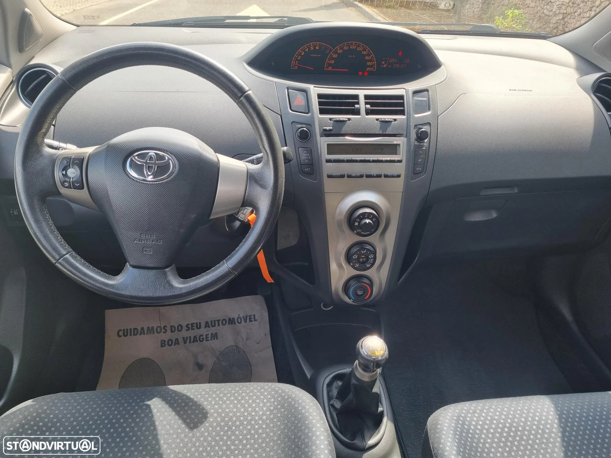 Toyota Yaris 1.0 VVT-i AC - 11