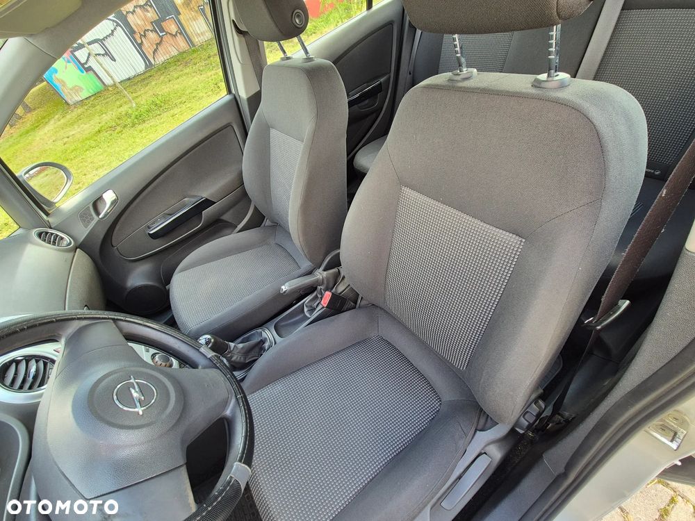 Opel Corsa - 12