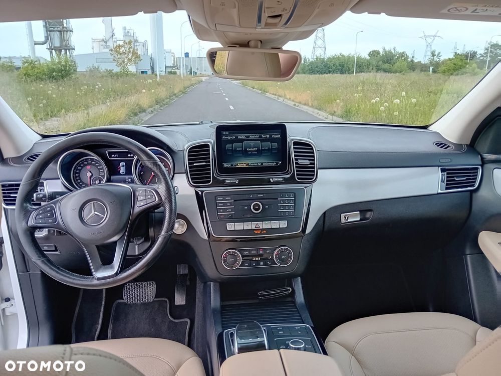 Mercedes-Benz GLE - 10