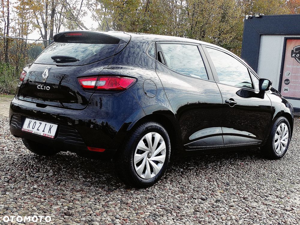 Renault Clio 1.2 16V 75 Life - 11