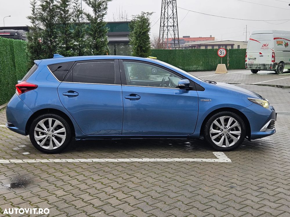 Toyota Auris 1.8 Hybrid Executive - 11