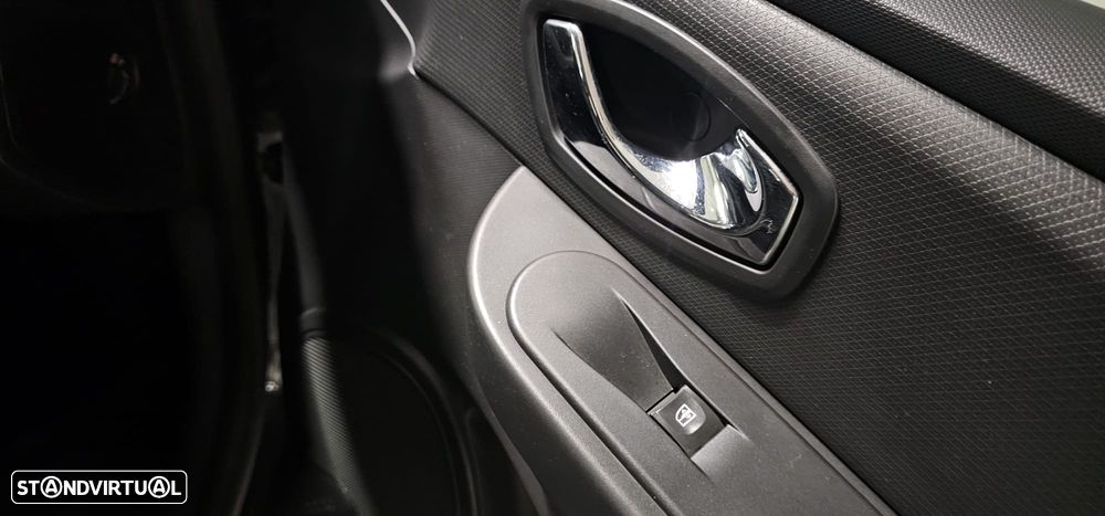 Renault Clio Sport Tourer - 25